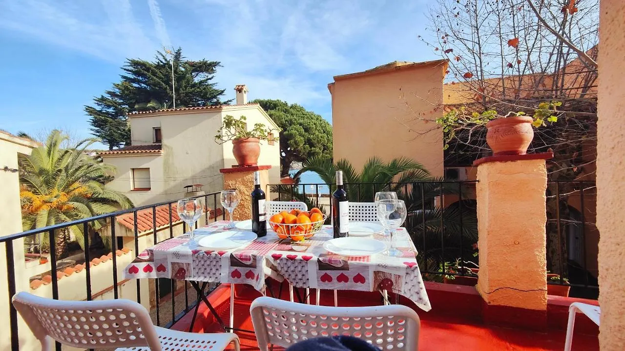 Casa Con Jardin A 30 Metros De La Playa. Vl. contacts